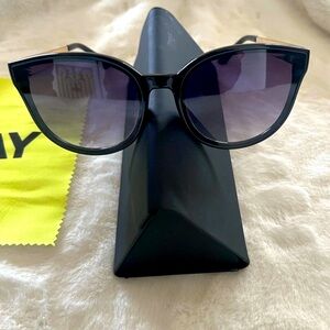 NWT Quay Sunglasses Datenight